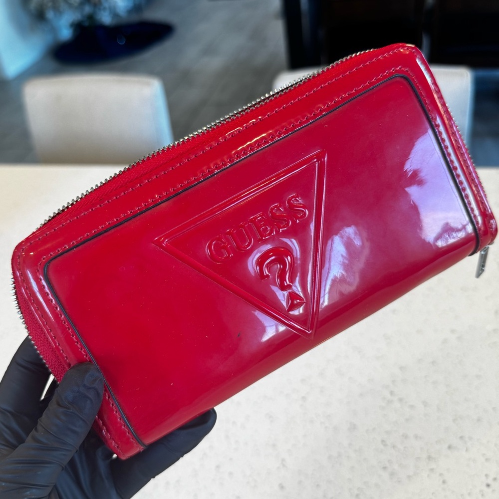 Vintage Guess Patent Leather Zippy Wallet